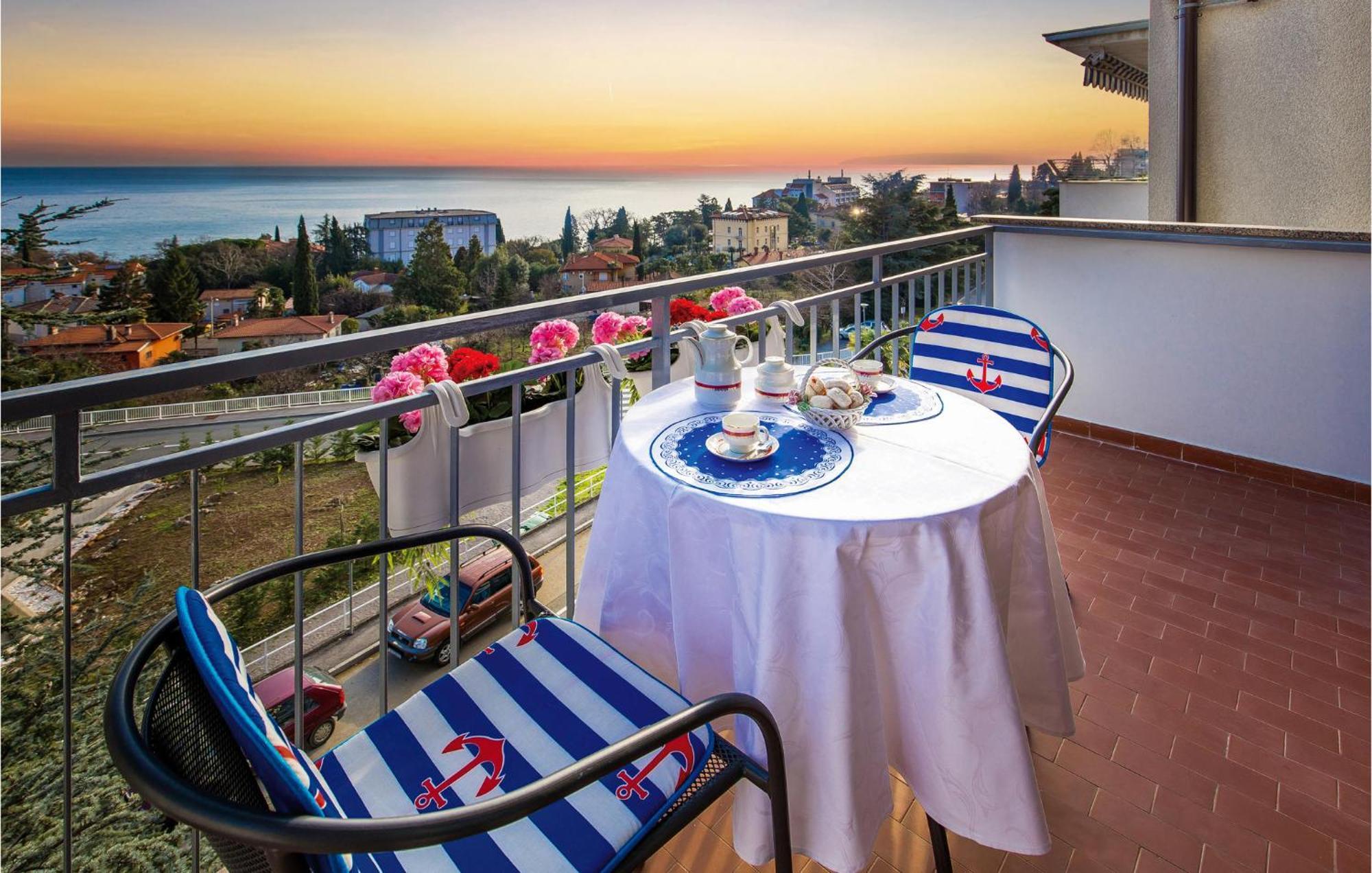 Nice Apartment In Lovran With House Sea View Luaran gambar